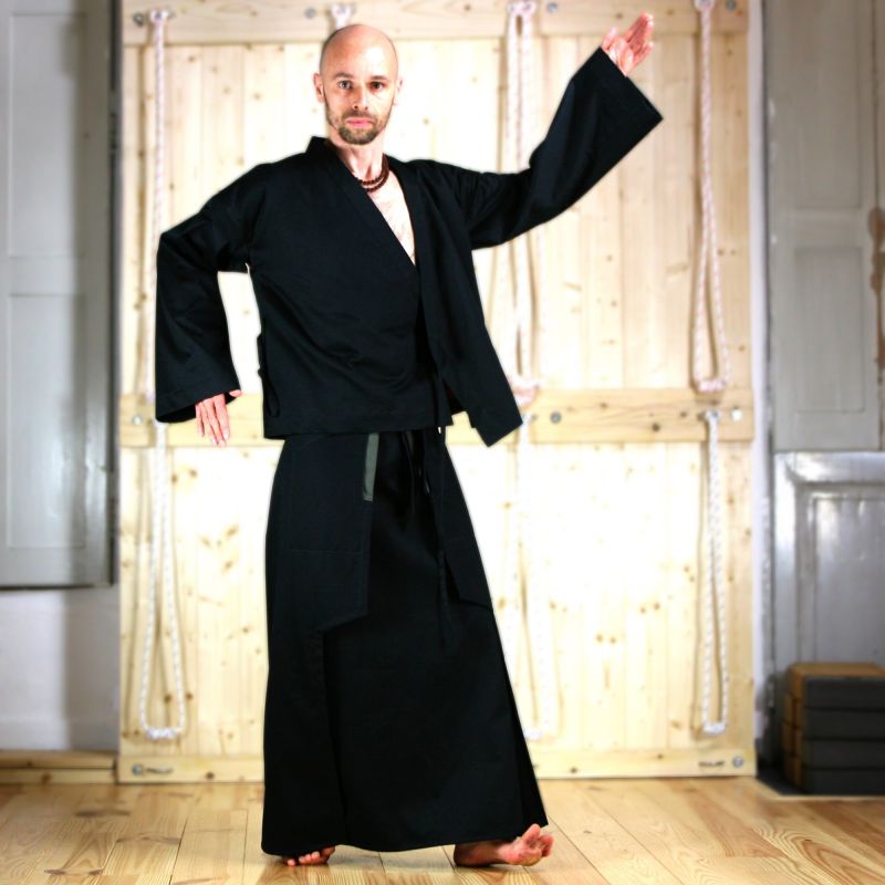 urban genderfluide black kimono