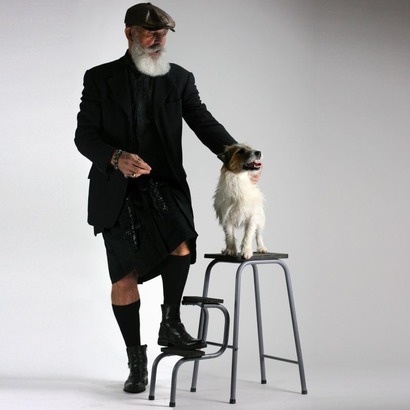 embroidered-by-hand black pleated kilt