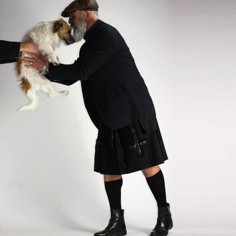 embroidered-by-hand black pleated kilt