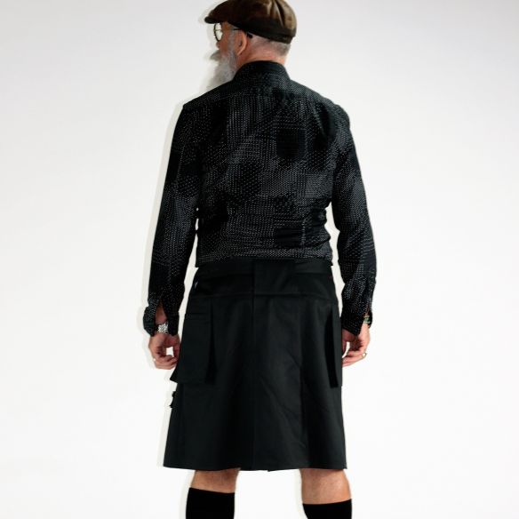 embroidered-by-hand black pleated kilt