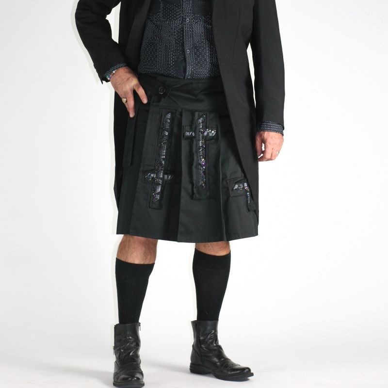 kilt plissé et brodé à la main en gabardine noire