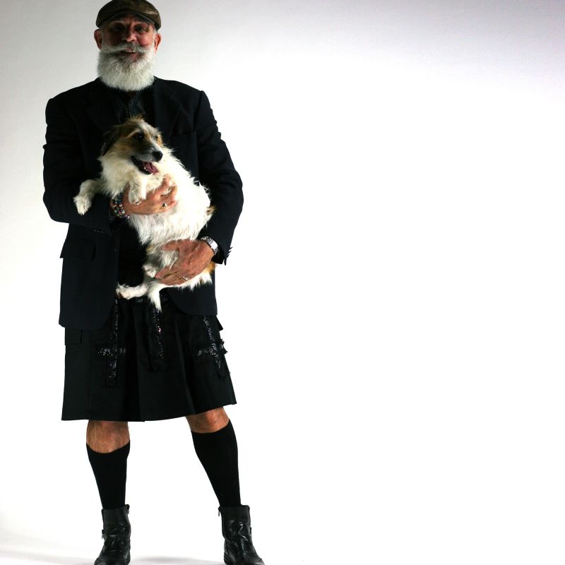 kilt plissé et brodé à la main en gabardine noire