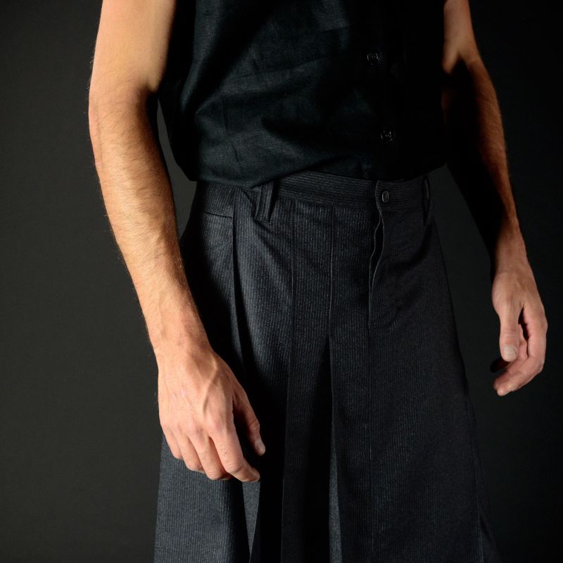 1 SALVIA ALBA half-length maleskirt, Black, Size 42