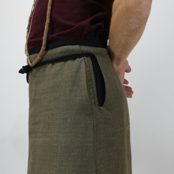 two-coloured hakama with a longhi shape